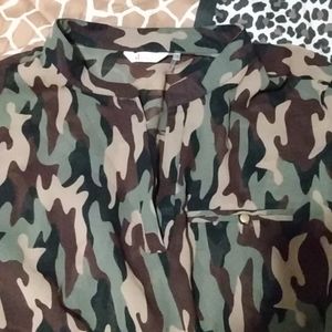 Camou blouse- fits smaller than the size